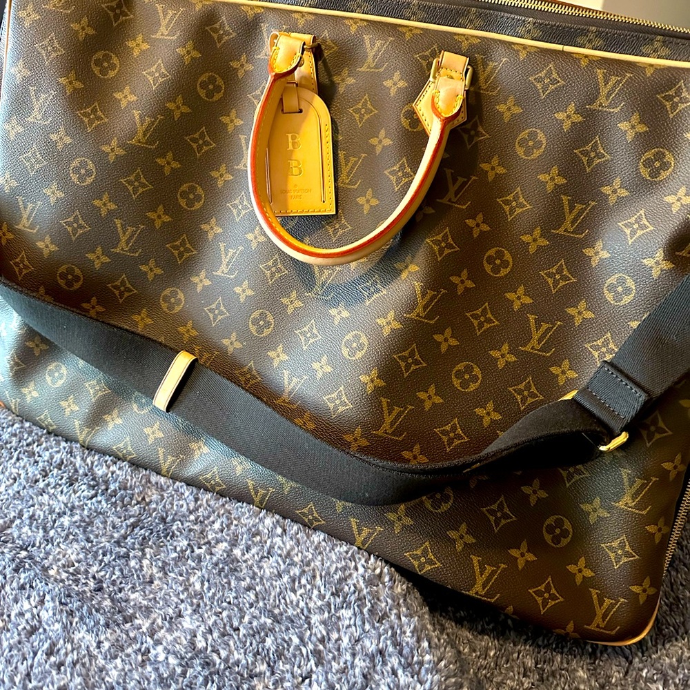 This sleekest travel bag you will need this year